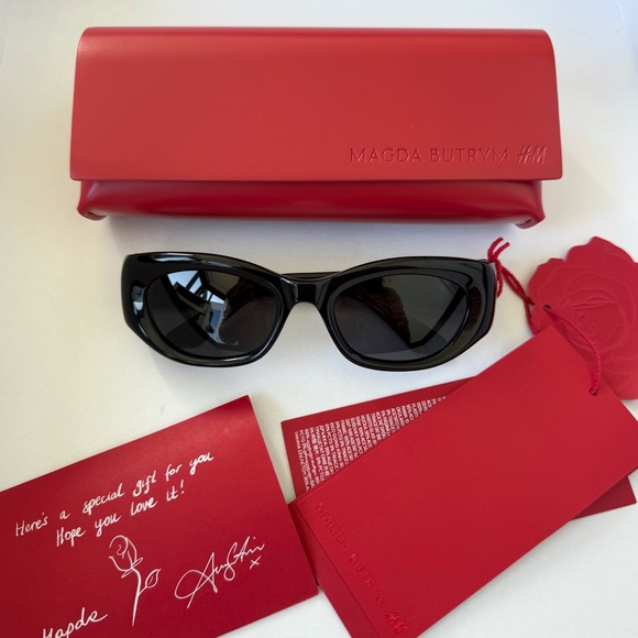 Magda Butrym x H&M Oval Black Sunglasses with Rose Motif. New, never used. - Picture 14 of 15